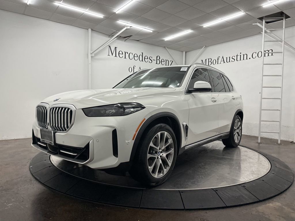 Used 2024 BMW X5 xDrive40i w/ Parking Assistance Package AWD/4WD image 3