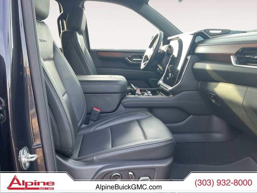 Used 2025 GMC Yukon XL Denali image 15