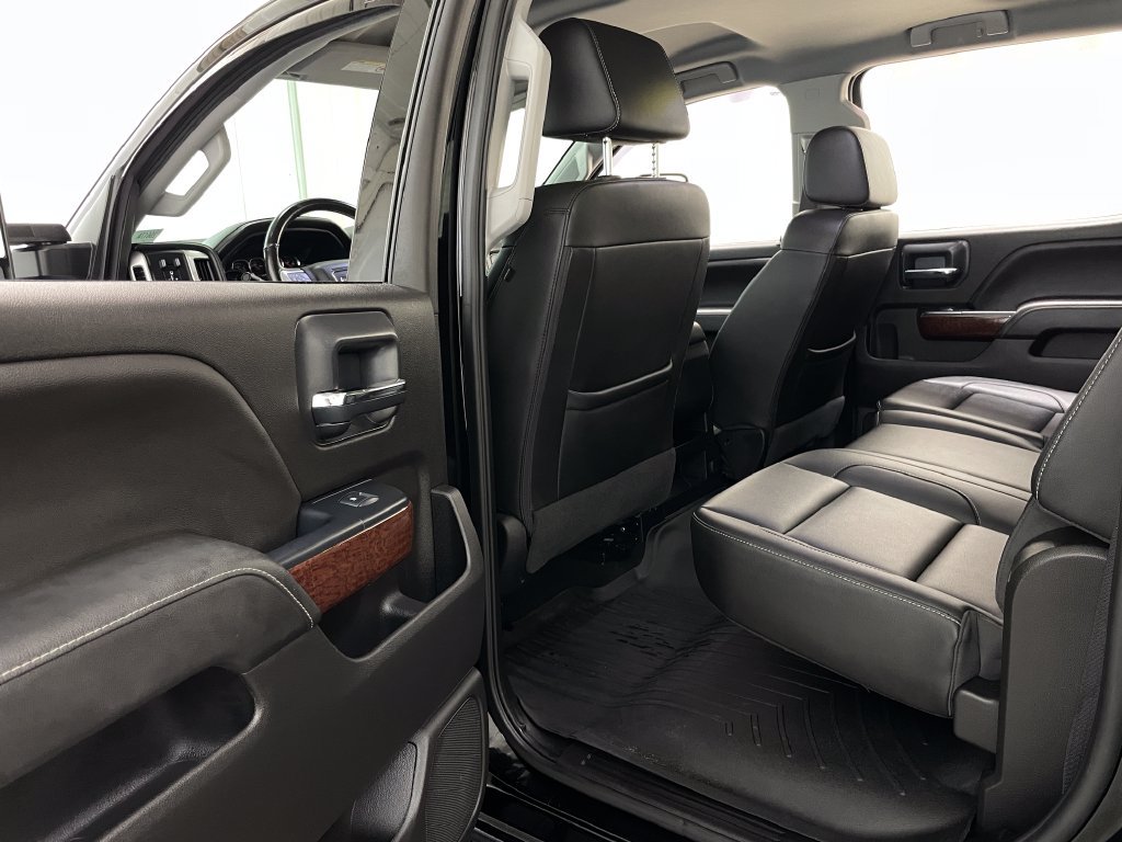 Used 2018 GMC Sierra 2500 SLT w/ Duramax Plus Package AWD/4WD image 46