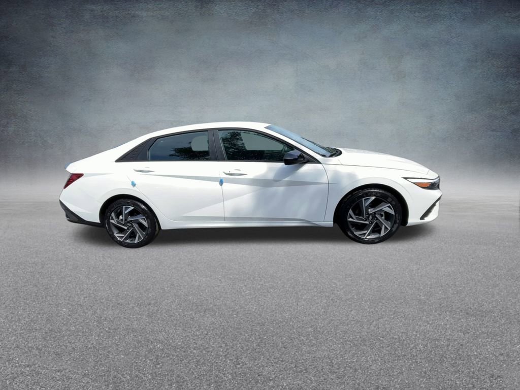 Used 2025 Hyundai Elantra Sport image 26