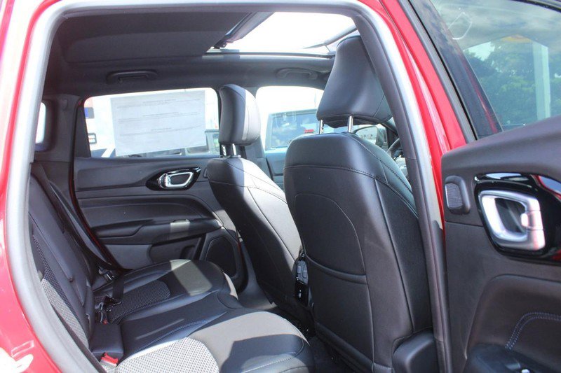 New 2025 Jeep Compass Latitude w/ Sun & Sound Group AWD/4WD image 4