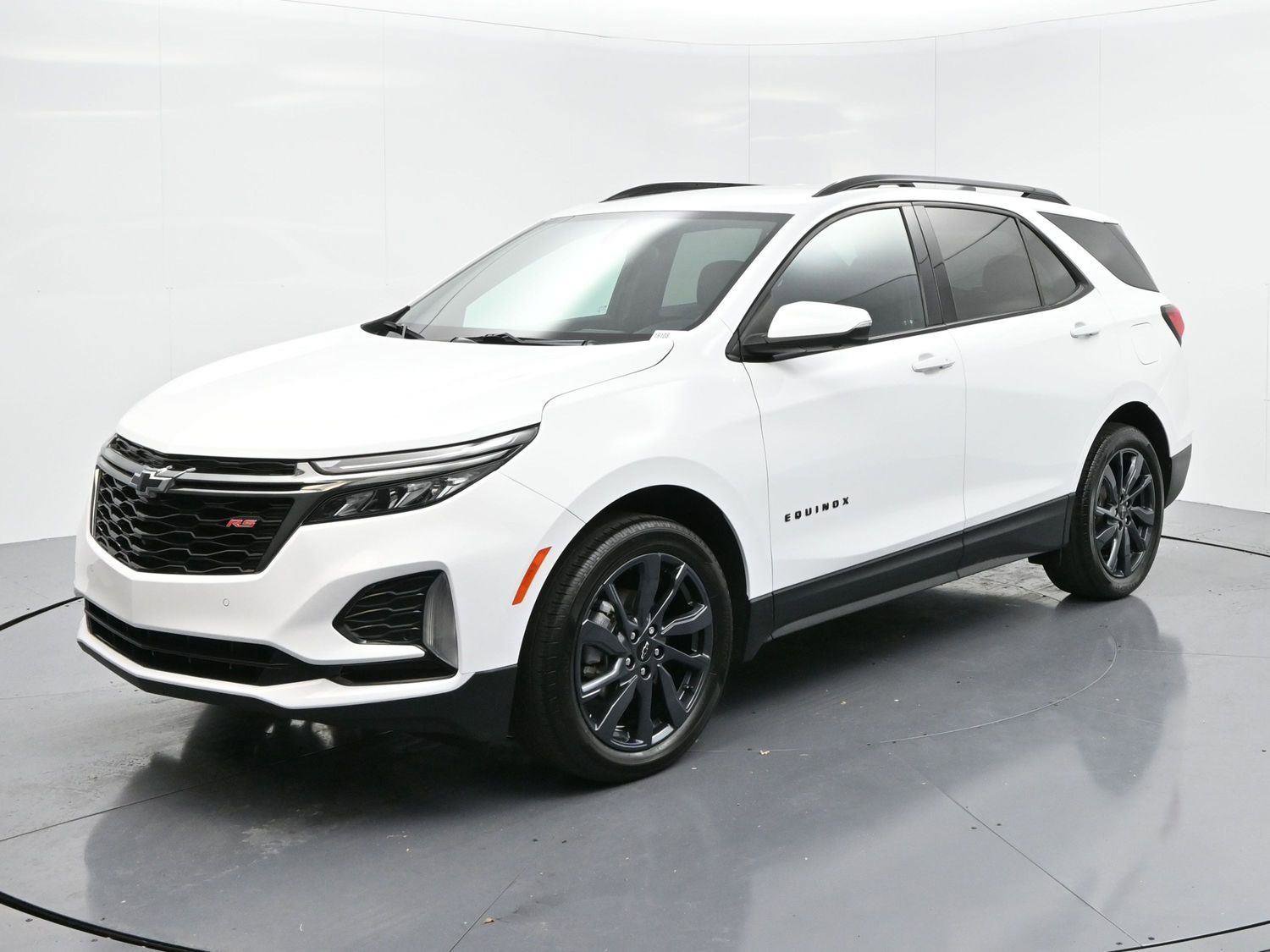 Used 2023 Chevrolet Equinox RS image 3