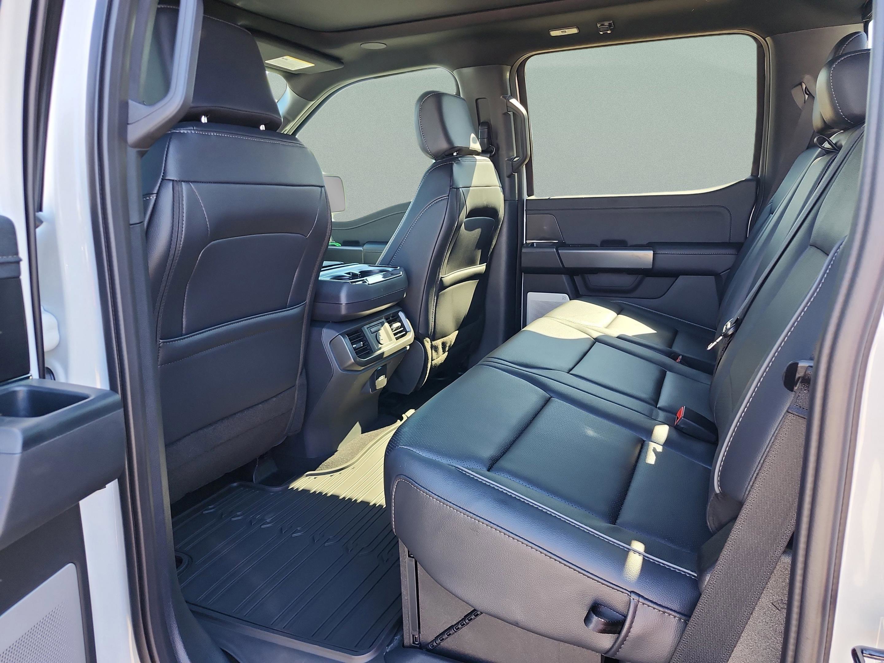 New 2025 Ford F150 Lariat w/ Equipment Group 502A High image 17