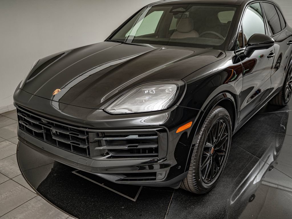 New 2026 Porsche Cayenne AWD/4WD image 17