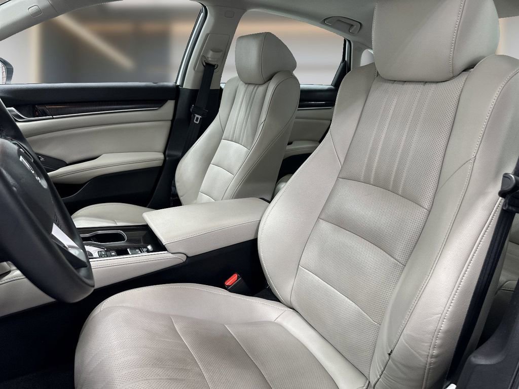 Used 2019 Honda Accord Touring image 13