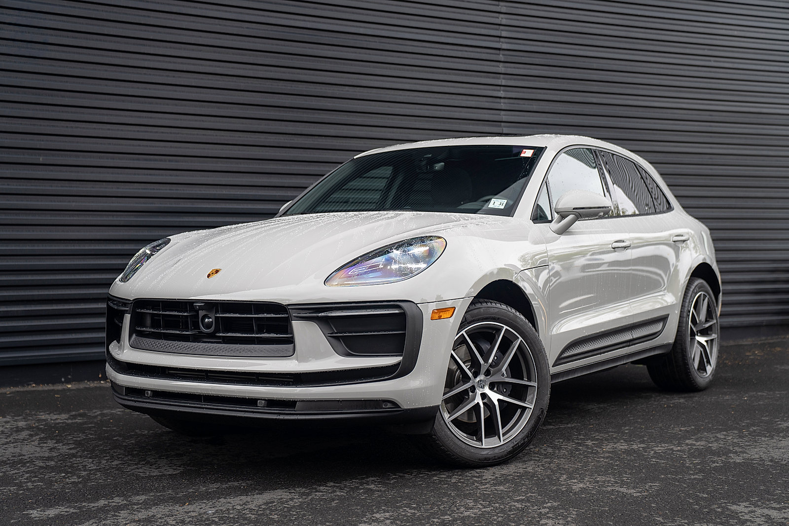 Certified 2026 Porsche Macan AWD/4WD image 1