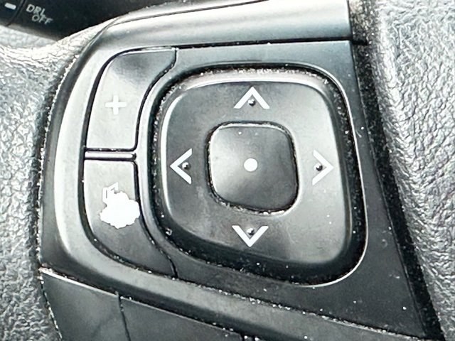 Used 2015 Toyota Camry LE image 9