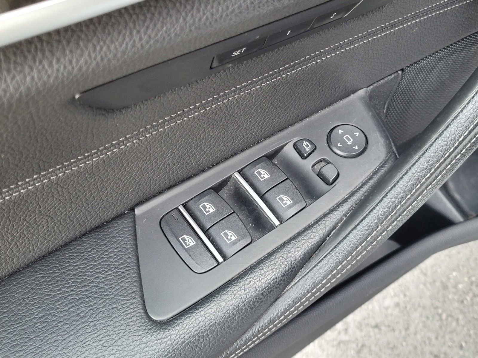 Used 2017 BMW 540i RWD image 18