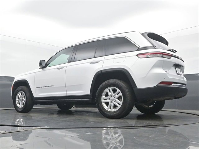 Used 2024 Jeep Grand Cherokee Laredo image 48