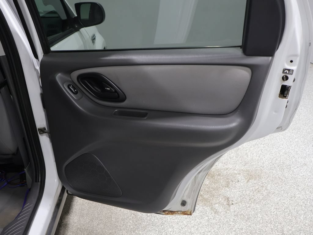 Used 2005 Ford Escape XLT AWD/4WD image 21