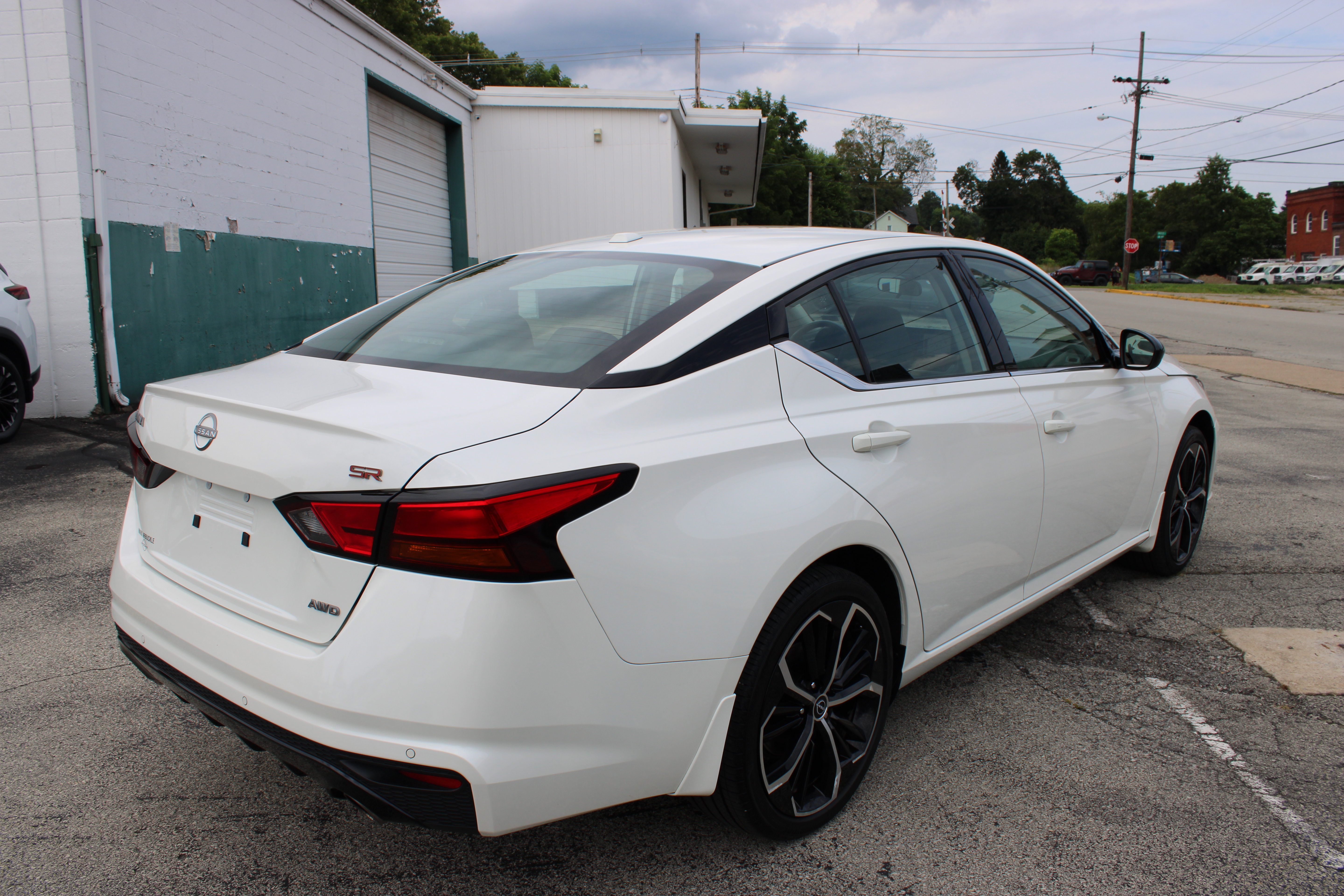 Certified 2024 Nissan Altima 2.5 SR w/ SR Premium Package AWD/4WD image 6