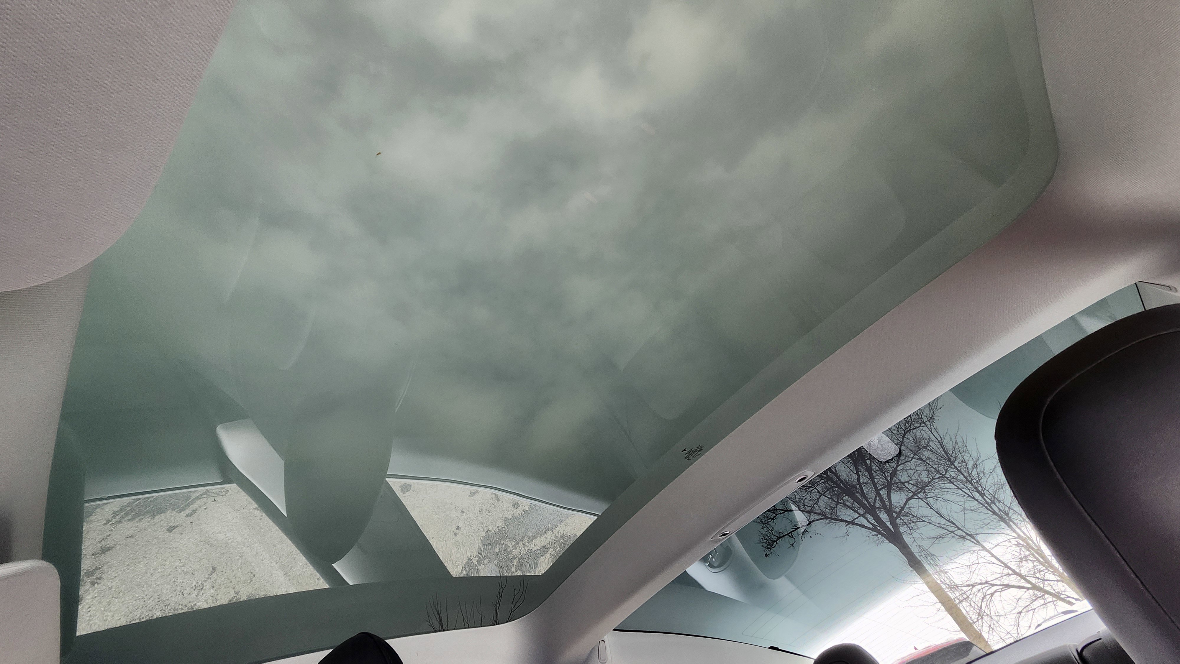 Used 2023 Tesla Model 3 Standard Range image 2