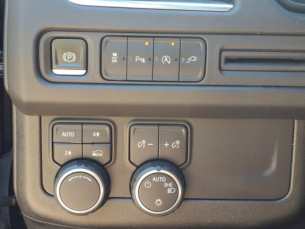 Certified 2021 Chevrolet Suburban LT AWD/4WD image 15