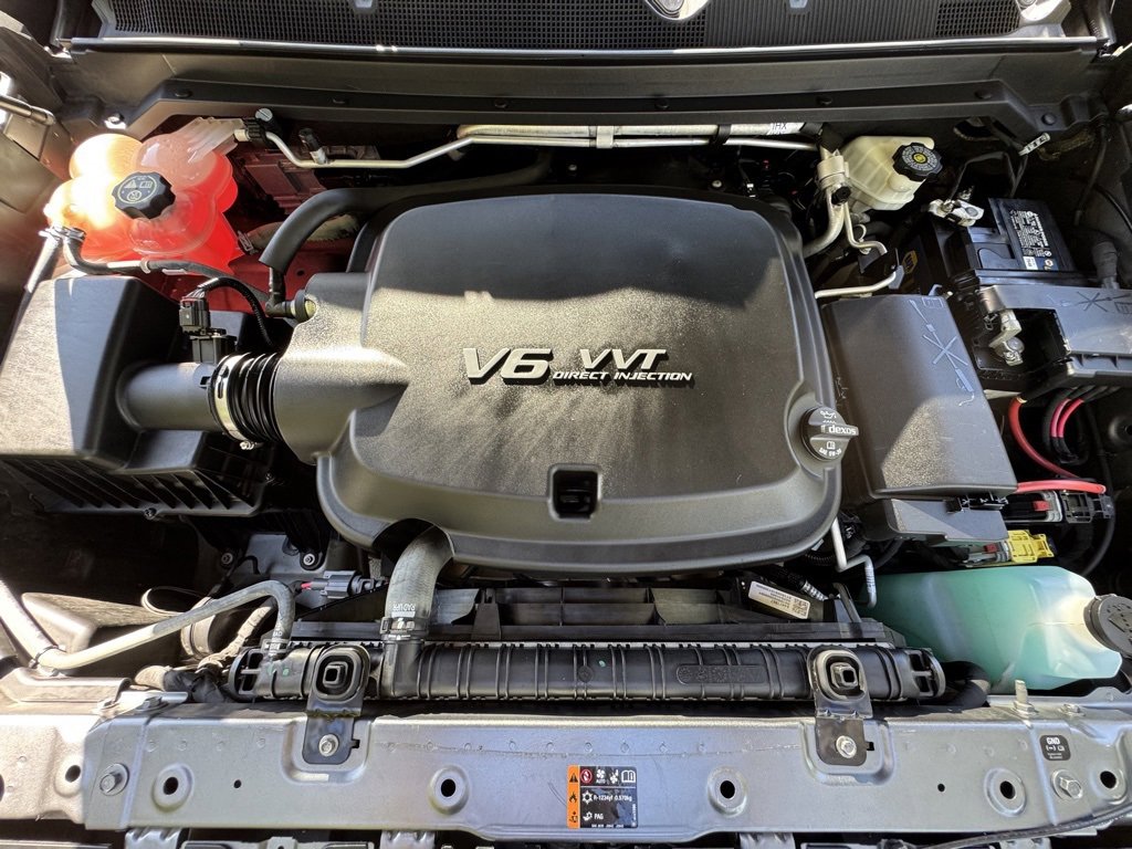Used 2020 Chevrolet Colorado LT w/ Safety Package image 11