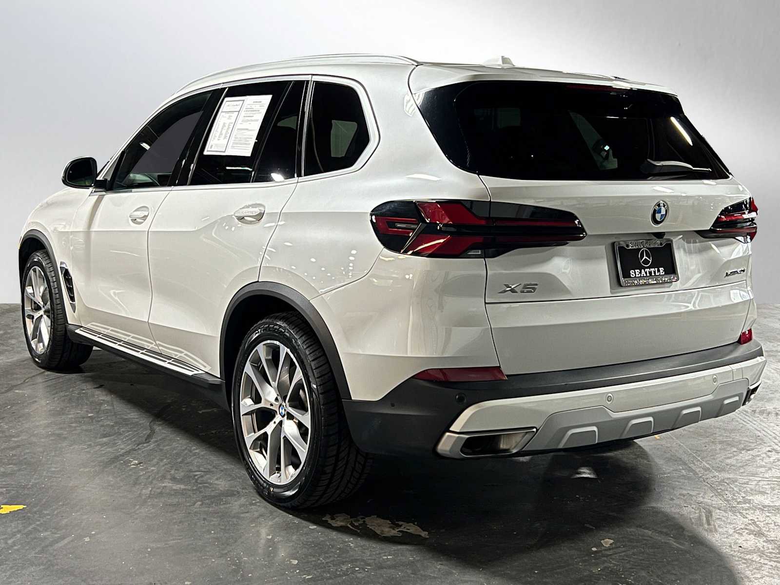 Used 2024 BMW X5 xDrive40i AWD/4WD image 5
