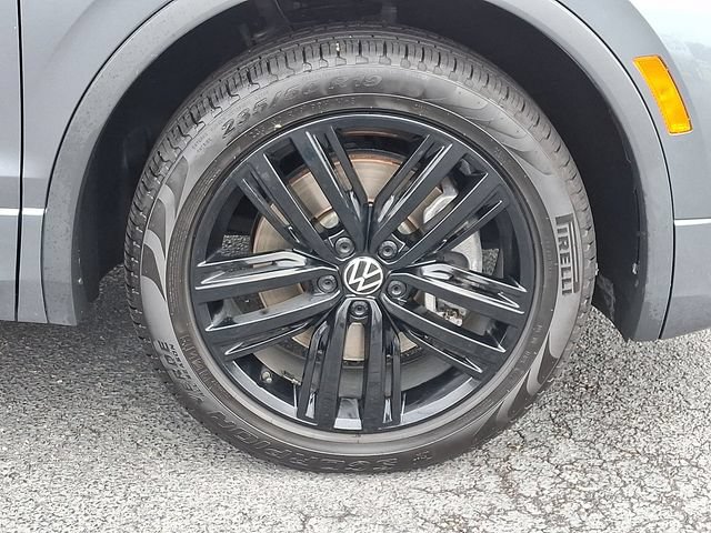 Used 2022 Volkswagen Tiguan SE R-Line AWD/4WD image 11