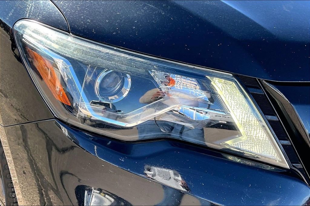 Used 2018 Nissan Pathfinder SL w/ Midnight Edition Package AWD/4WD image 32