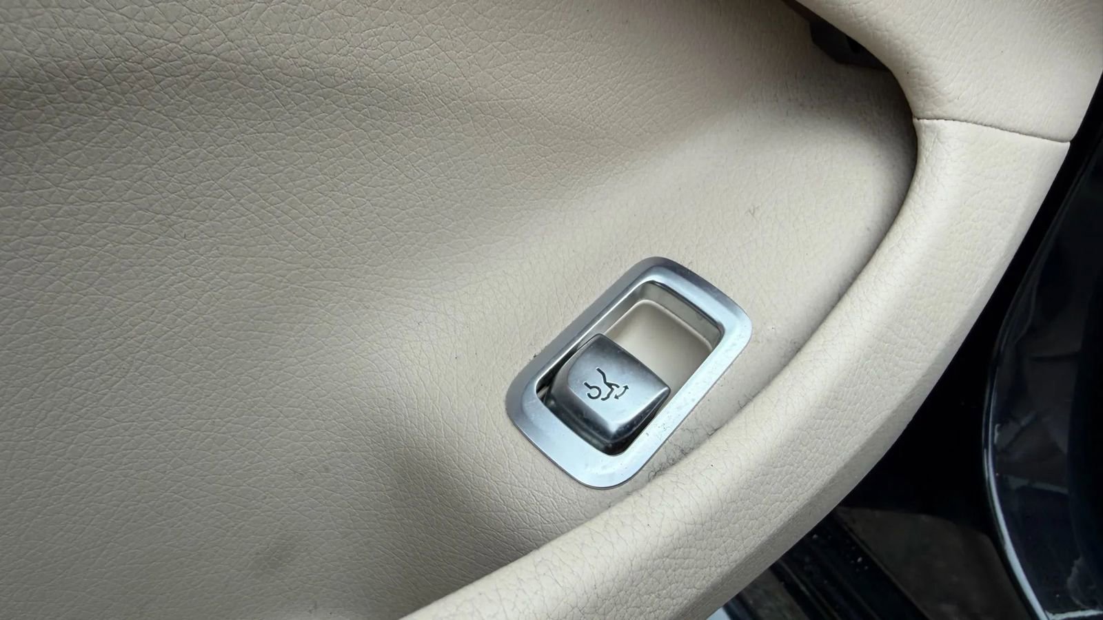 Used 2015 Mercedes-Benz S 550 4MATIC Sedan image 35