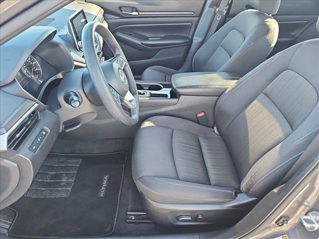 Used 2024 Nissan Altima 2.5 SV image 14