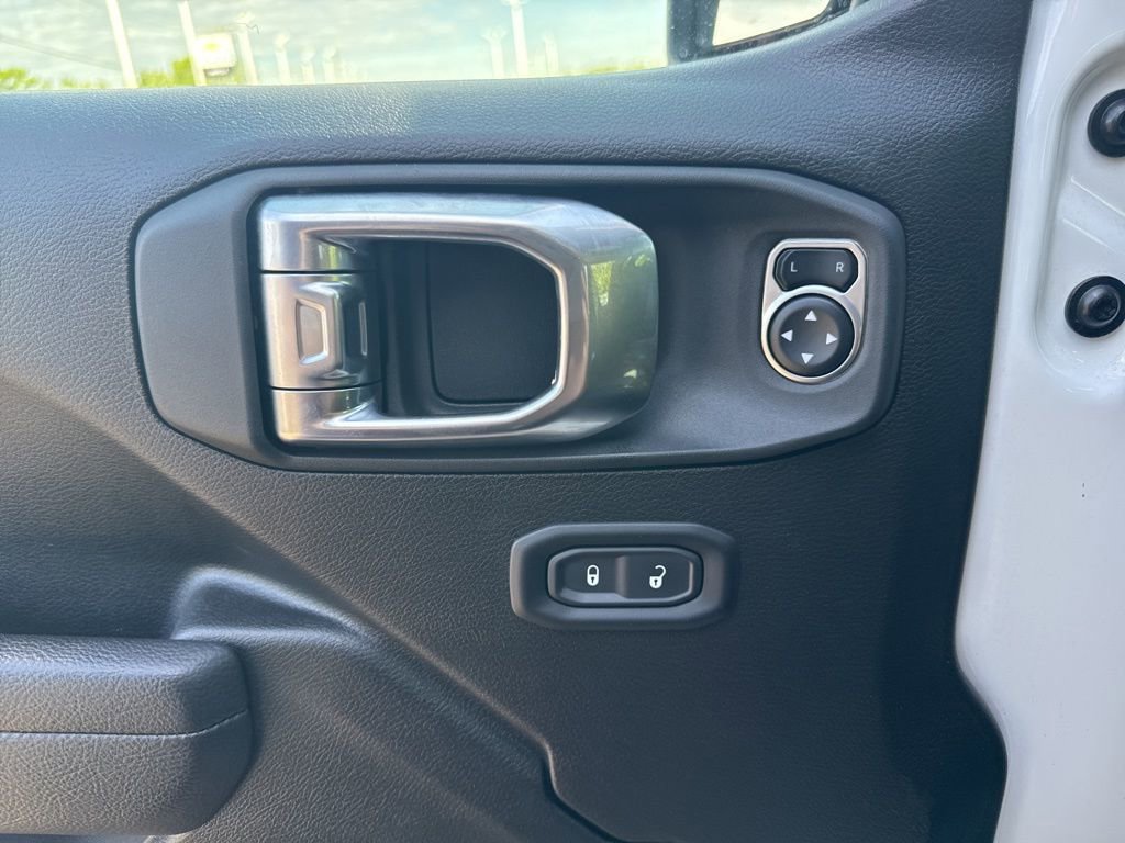 Used 2025 Jeep Gladiator Sport image 25