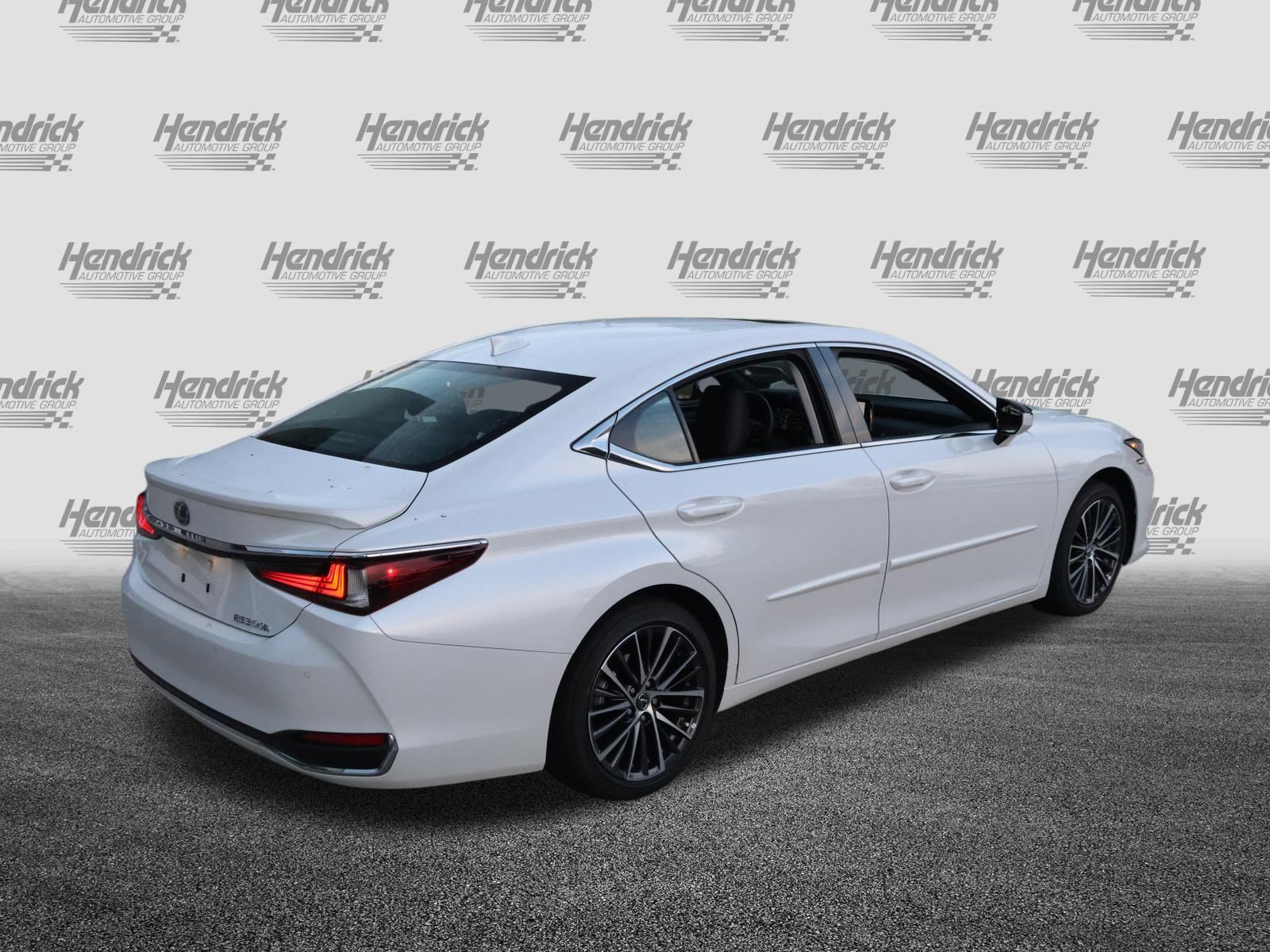 Certified 2025 Lexus ES 300h w/ Premium Package FWD image 9