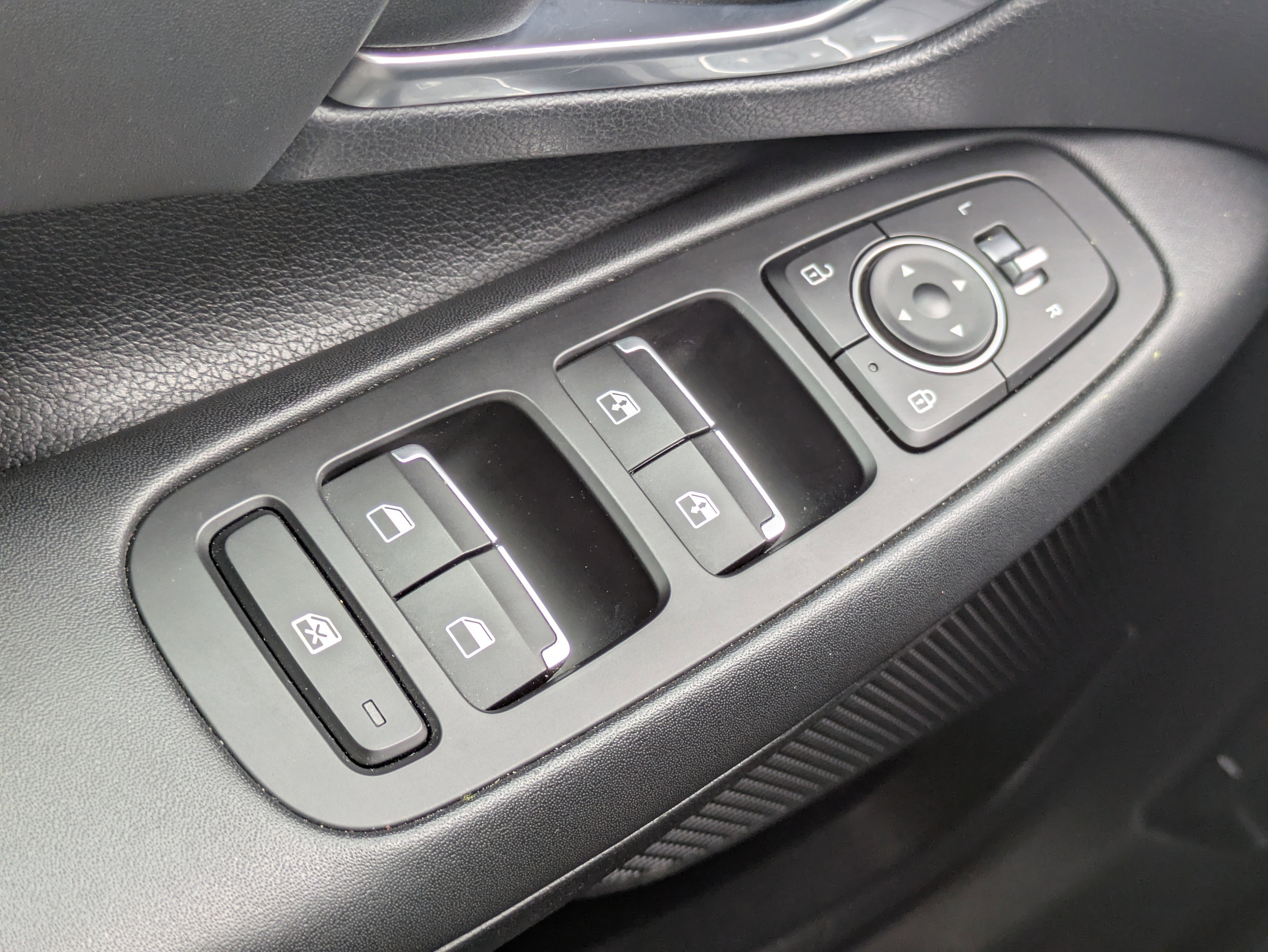 Used 2020 Hyundai Sonata SEL w/ Cargo Package image 12