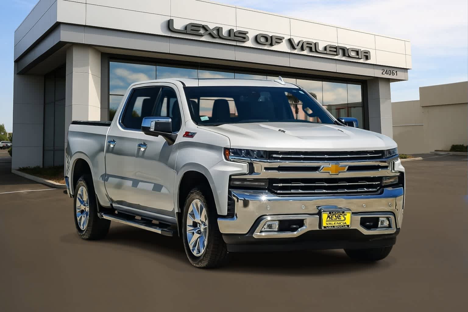 Used 2020 Chevrolet Silverado 1500 LTZ w/ LTZ Premium Package AWD/4WD image 5