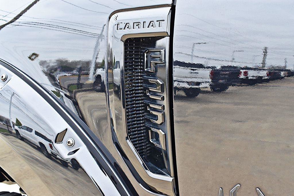 Used 2019 Ford F250 Lariat w/ Lariat Ultimate Package AWD/4WD image 55