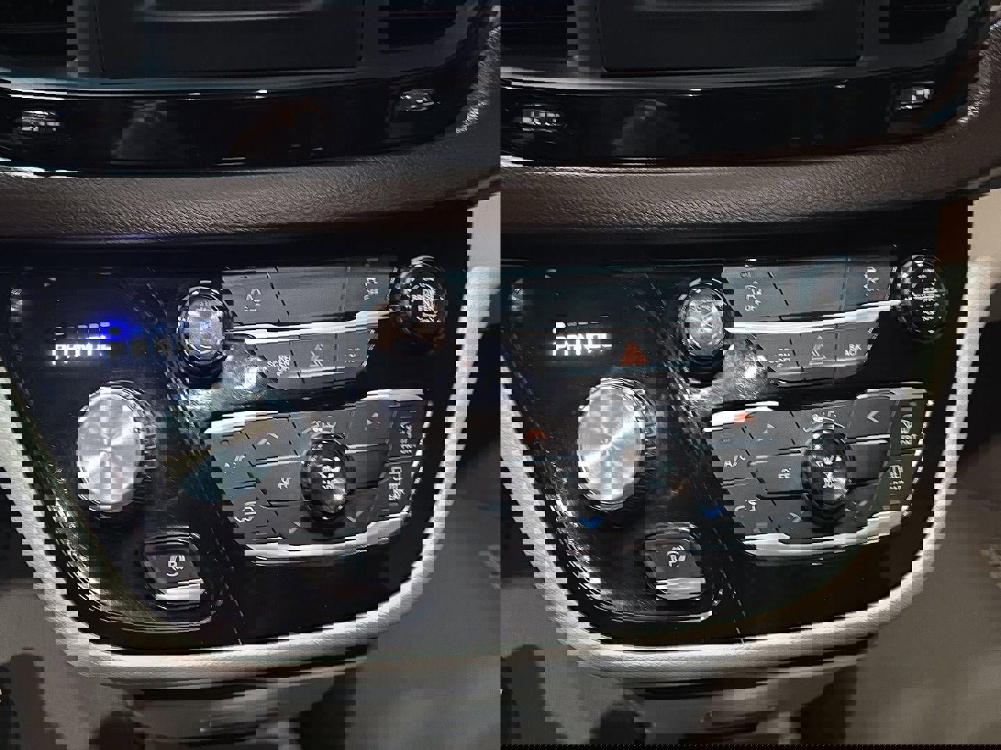 Used 2017 Chrysler Pacifica Touring image 13