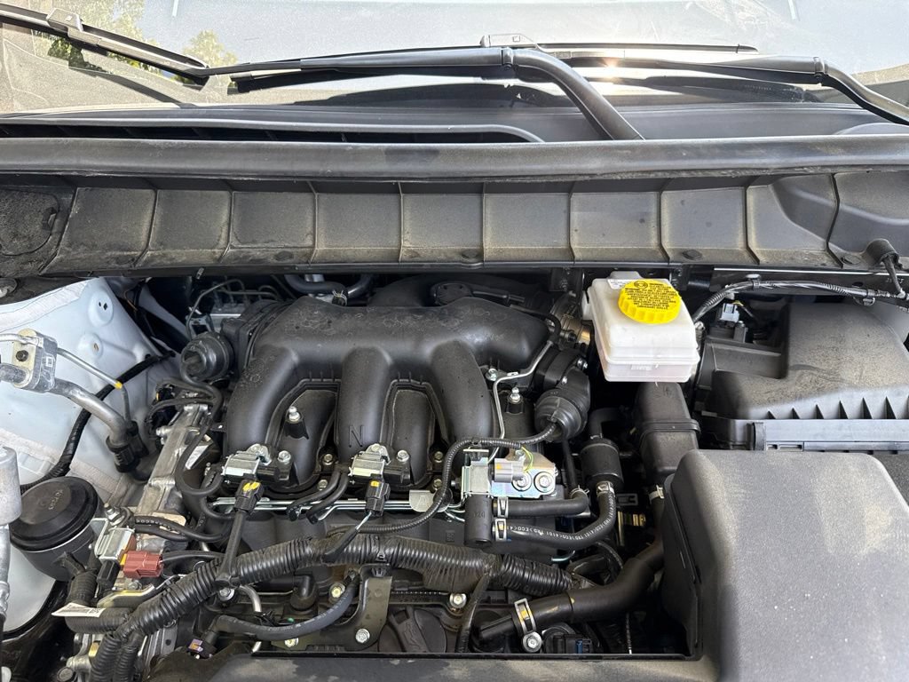 Certified 2025 Nissan Pathfinder Platinum w/ Cargo Package FWD image 33
