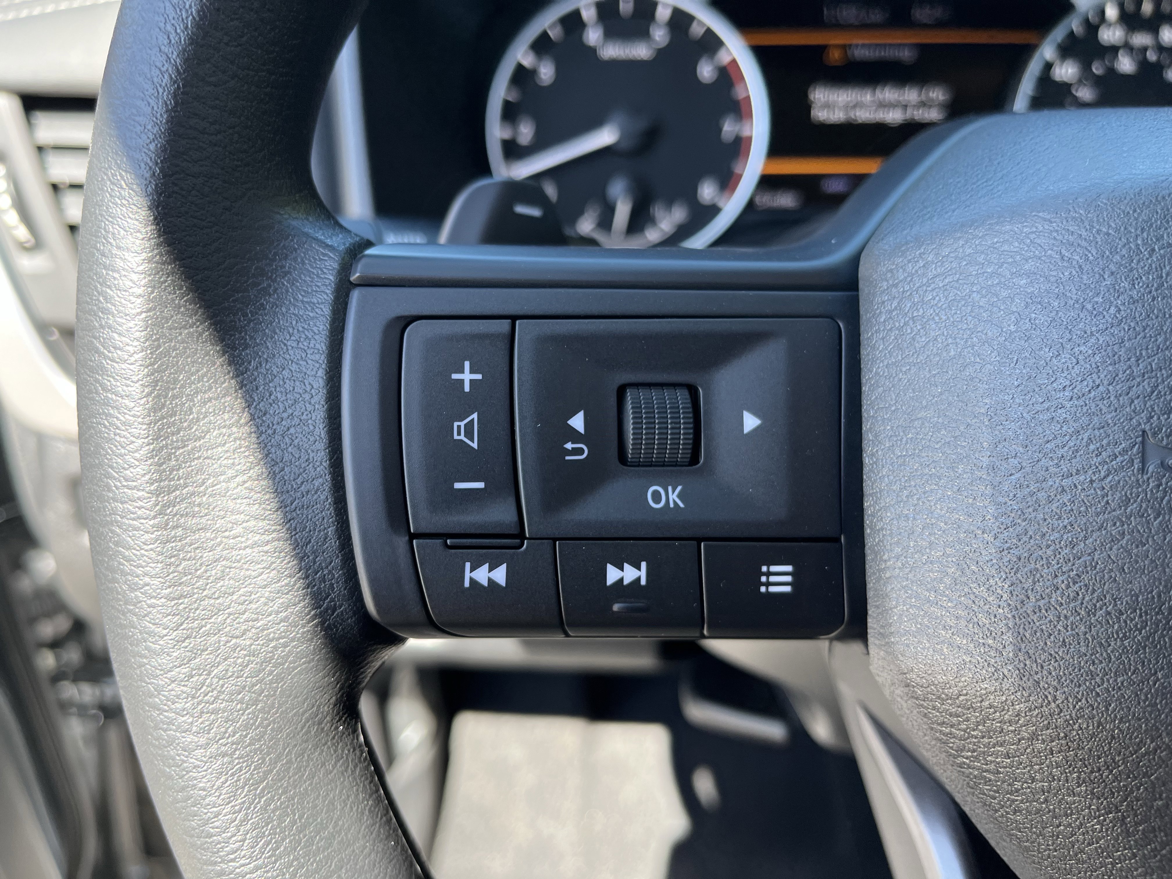 New 2026 Nissan Rogue S image 15