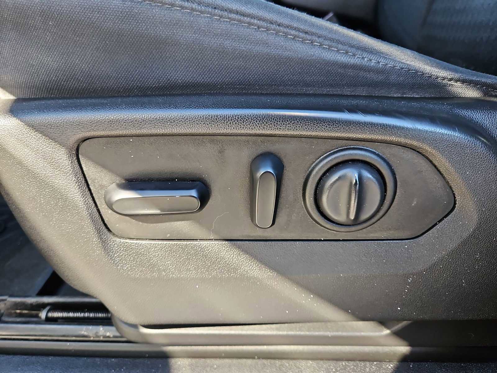 Used 2019 Chevrolet Silverado 1500 LT Trail Boss w/ Convenience Package image 18