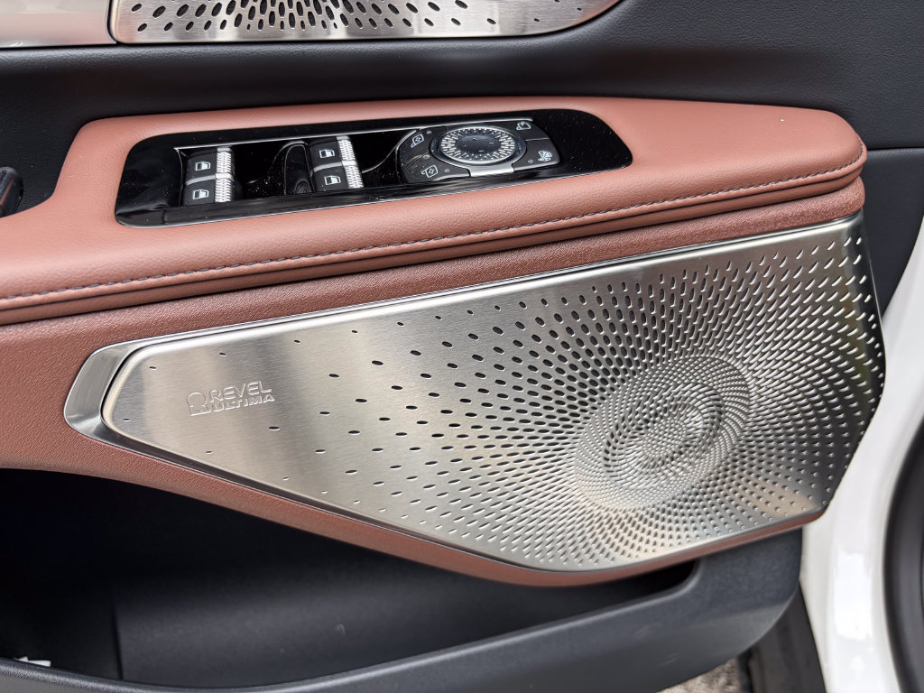 New 2026 Lincoln Nautilus Reserve AWD/4WD image 16