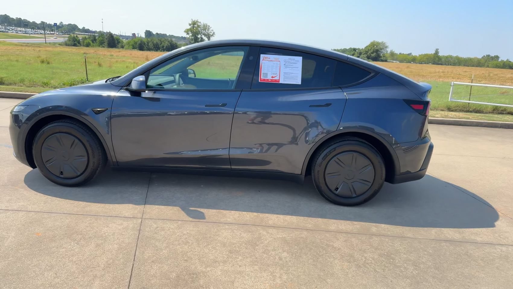 Used 2026 Tesla Model Y AWD image 4