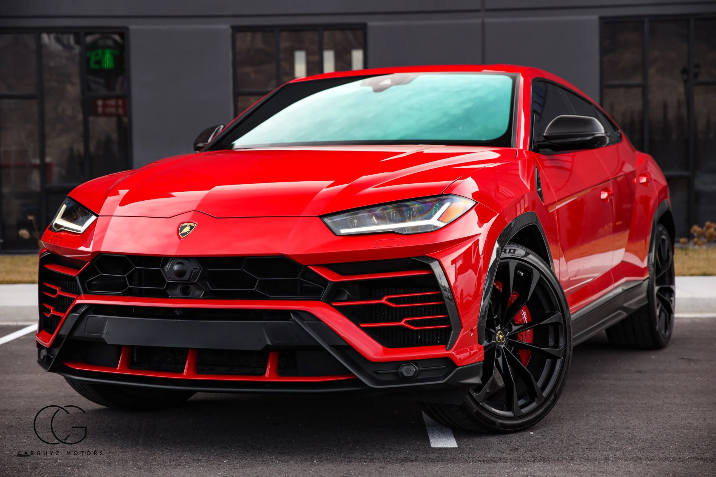 Used 2020 Lamborghini Urus AWD/4WD image 2