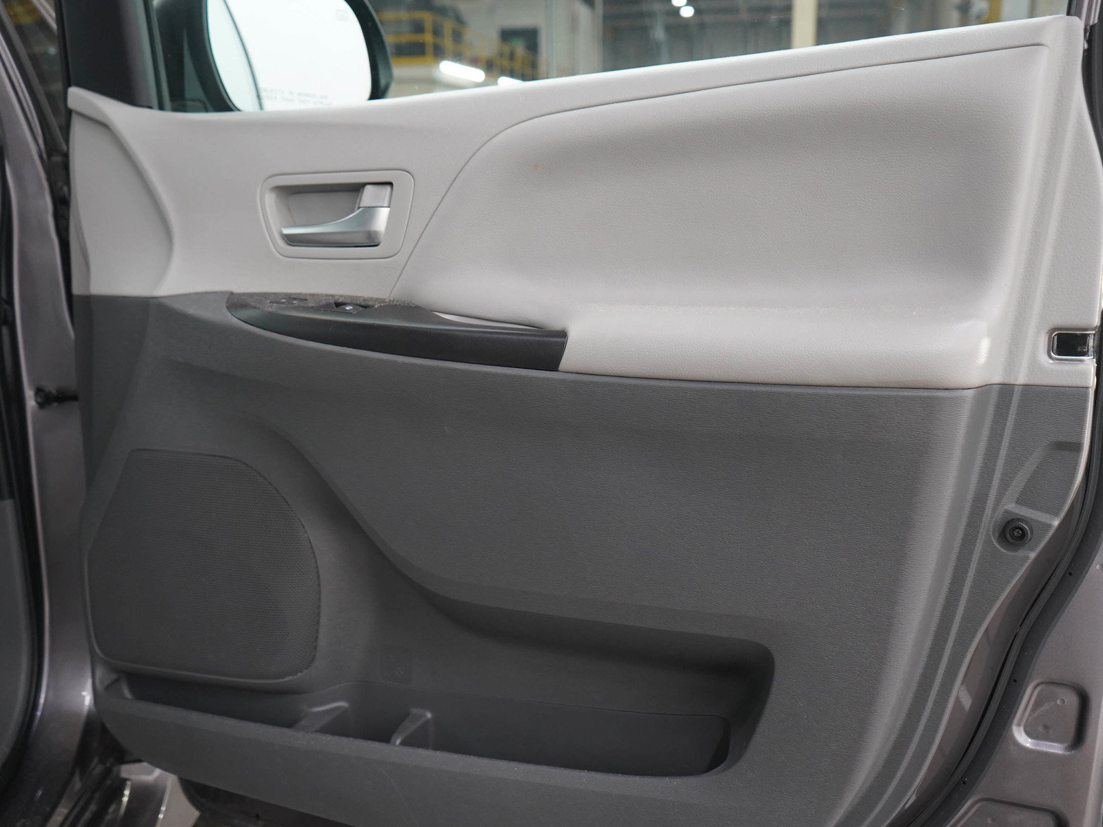 Used 2020 Toyota Sienna LE AWD/4WD image 9