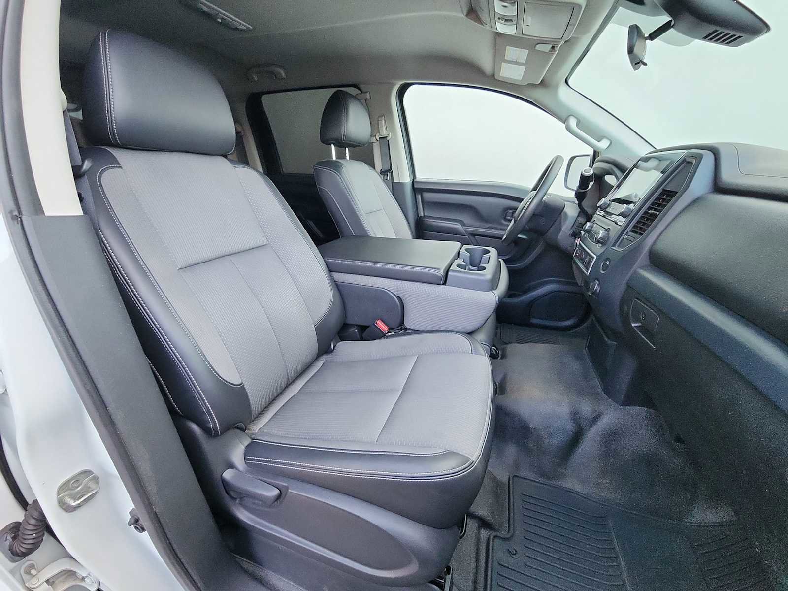 Used 2021 Nissan Titan S w/ S Utility Package image 24