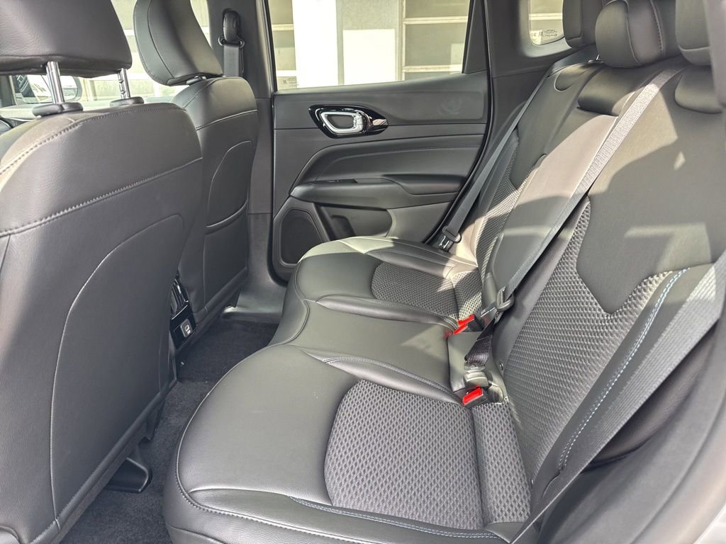 New 2026 Jeep Compass Latitude AWD/4WD image 16