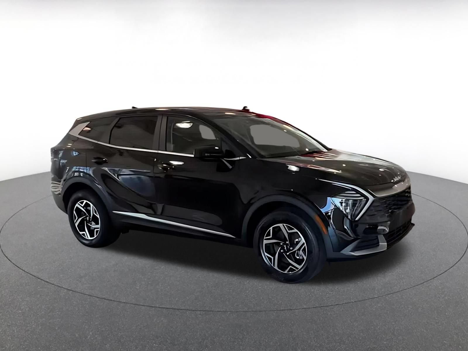 Used 2025 Kia Sportage LX AWD/4WD image 2