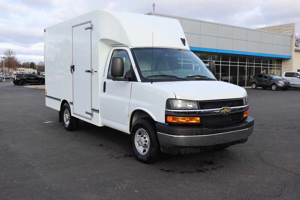 New 2025 Chevrolet Express 3500 w/ Power Convenience Package image 2