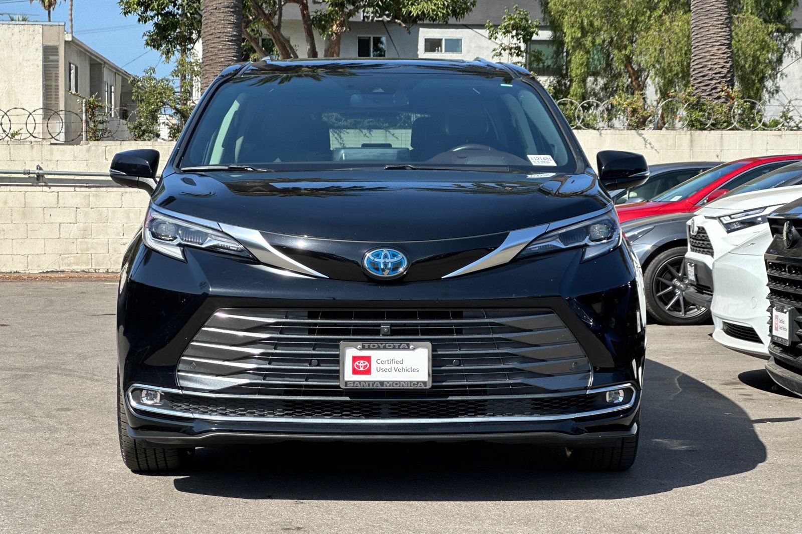 Certified 2022 Toyota Sienna Platinum FWD image 9
