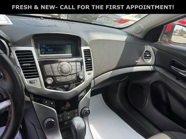 Used 2014 Chevrolet Cruze LT image 19