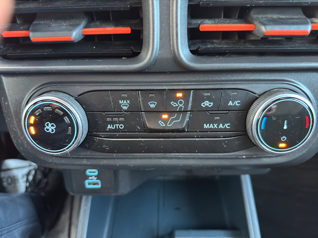 Used 2023 Ford Maverick XLT image 17