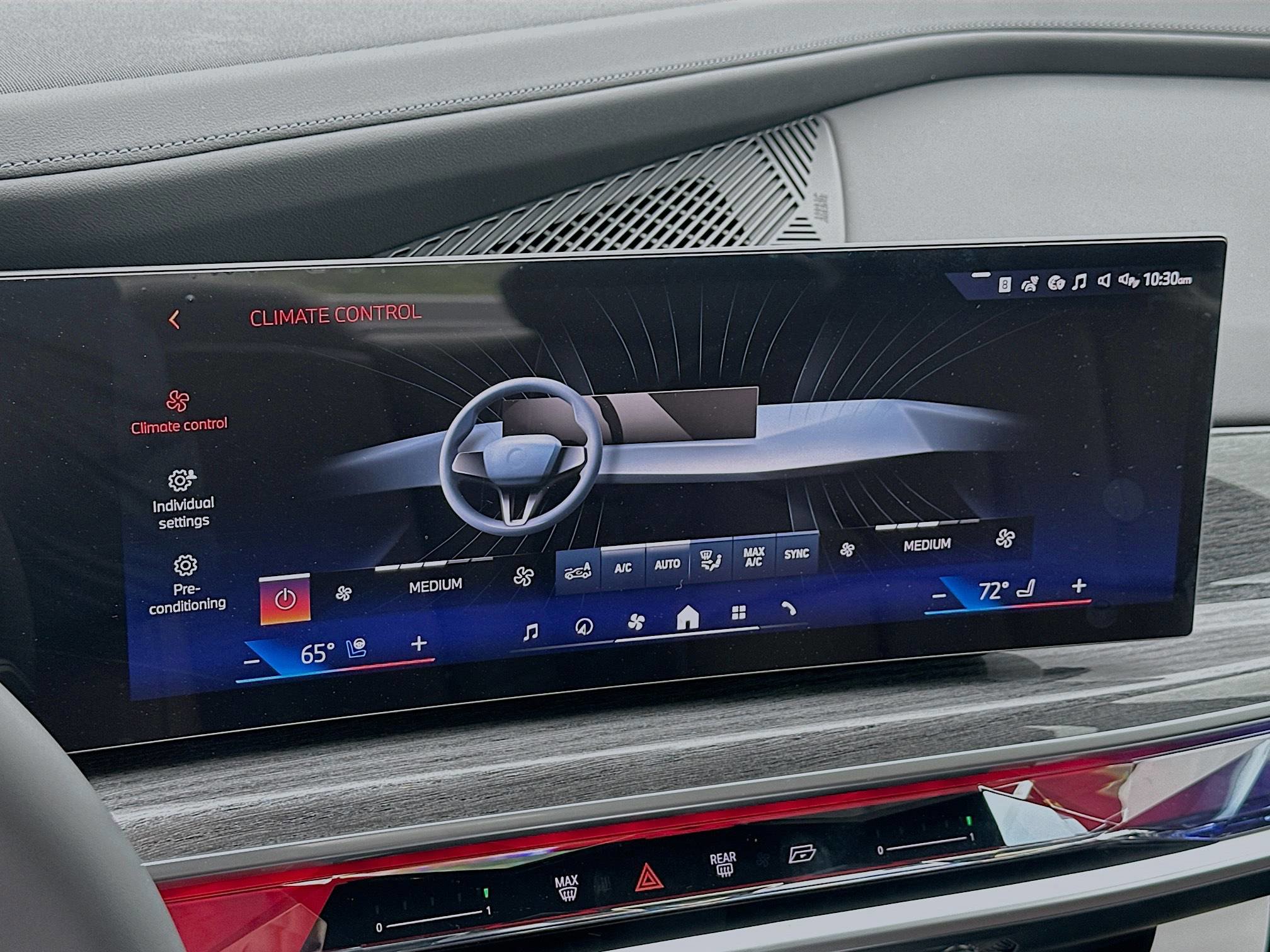 New 2026 BMW 750e xDrive w/ Premium Package image 13