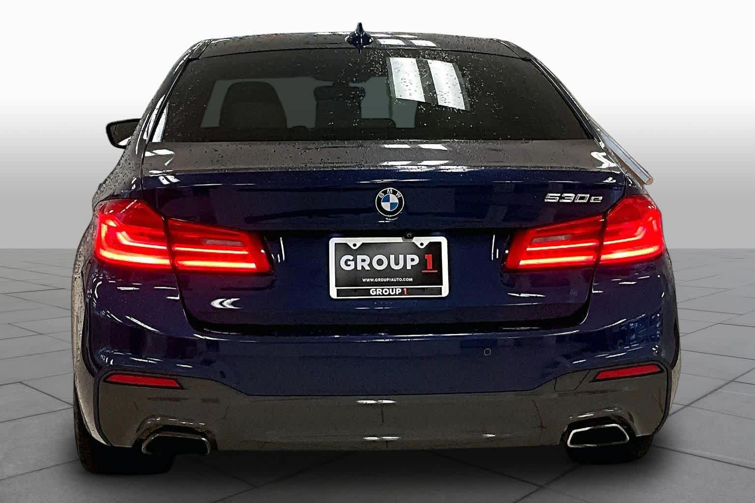 Used 2019 BMW 530e w/ M Sport Package RWD image 4