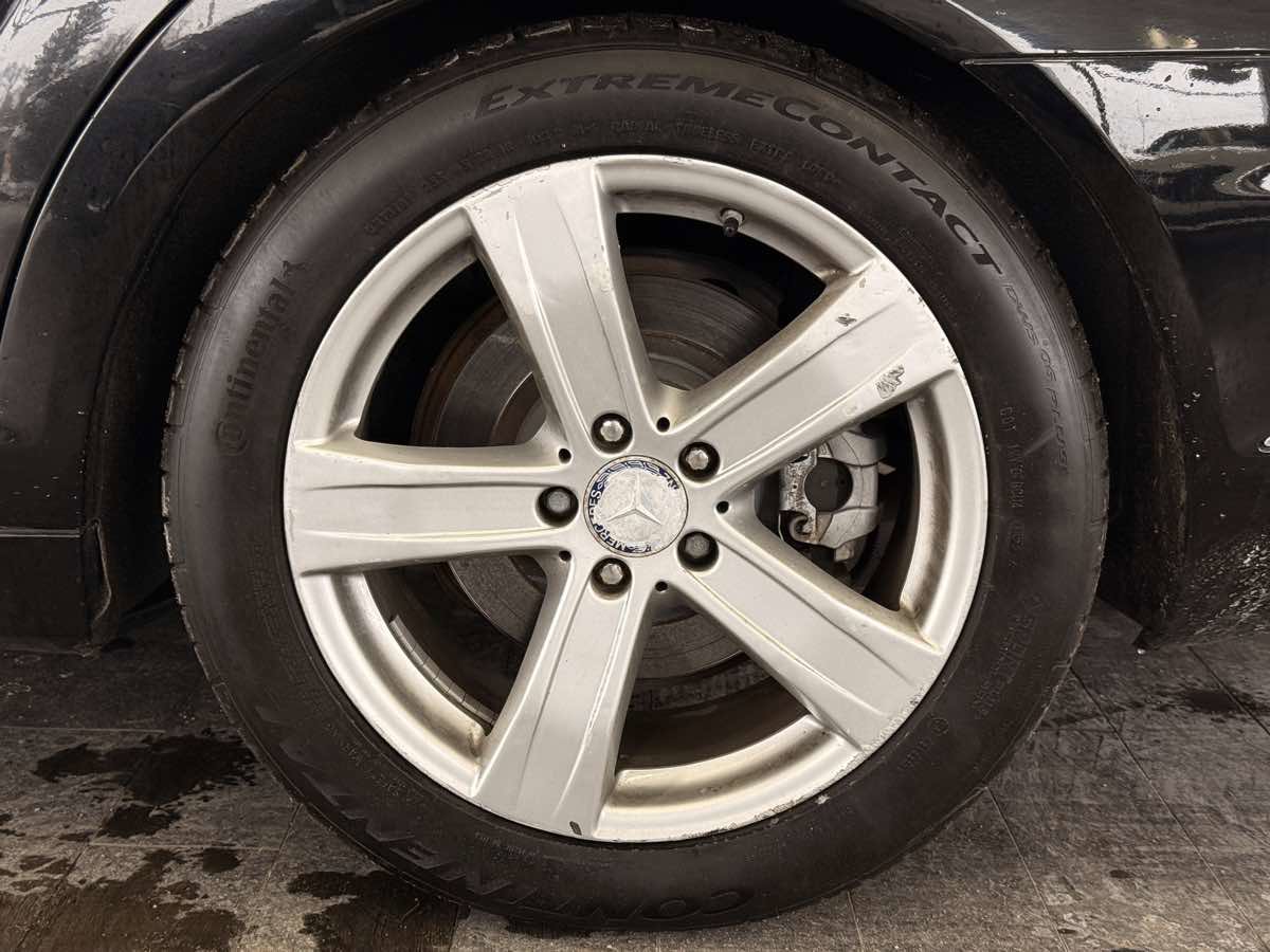 Used 2010 Mercedes-Benz S 550 4MATIC Sedan image 37