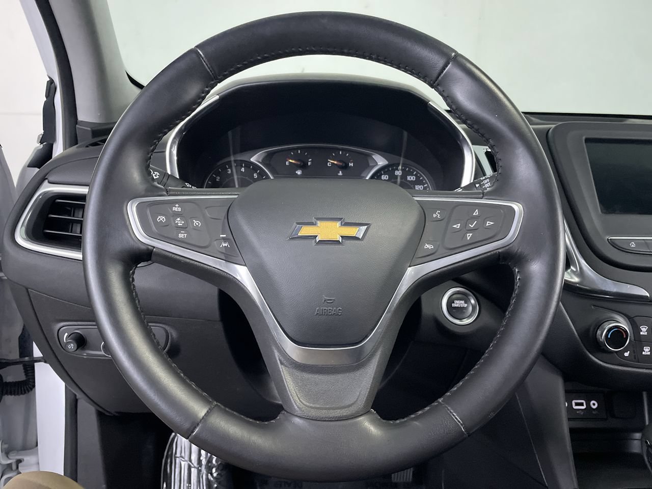 Used 2022 Chevrolet Equinox LT w/ Driver Convenience Package AWD/4WD image 14