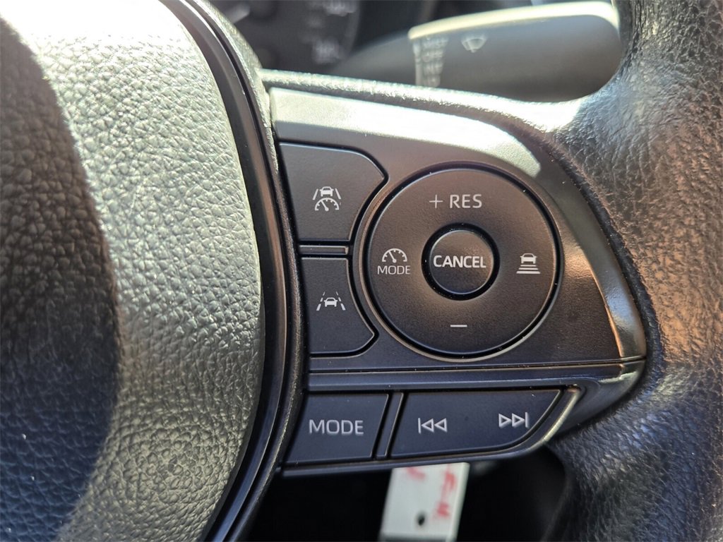 Used 2025 Toyota Corolla LE image 23