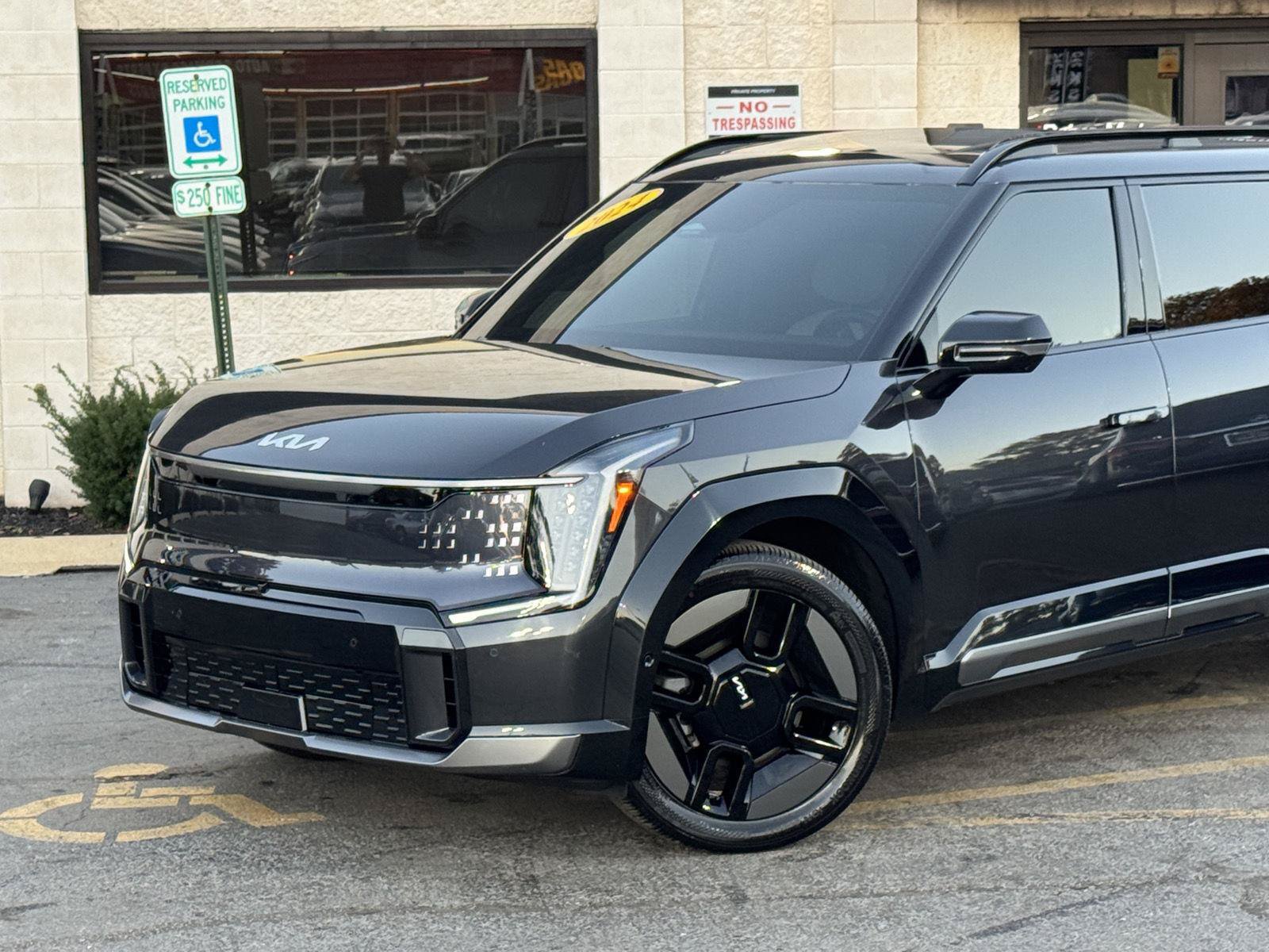 Used 2024 Kia EV9 GT-Line AWD/4WD image 3