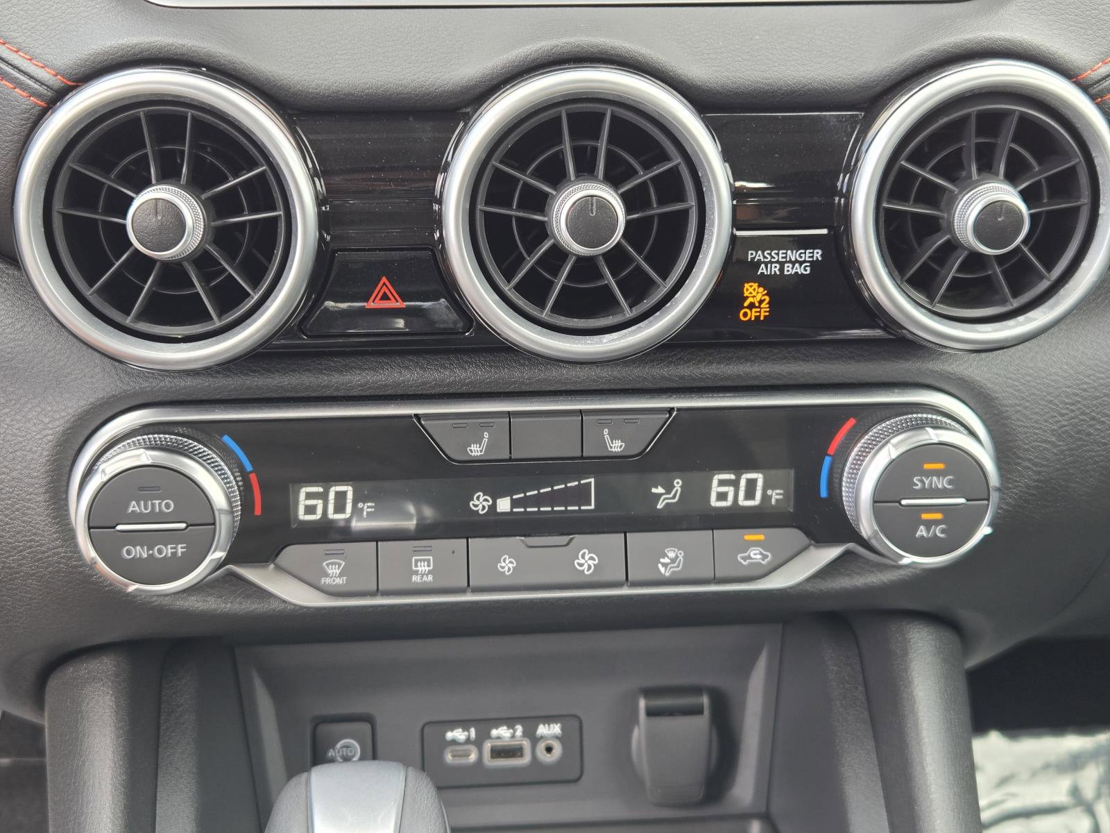 Used 2025 Nissan Sentra SR FWD image 10